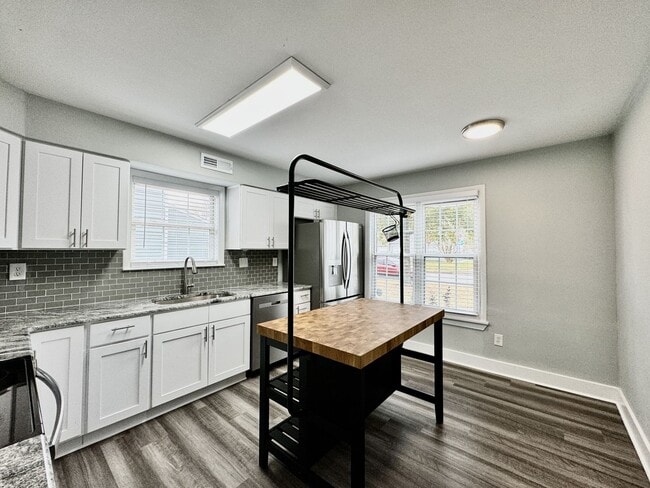 Building Photo - Updated & Ready For You On 12-05-25! A Pet...