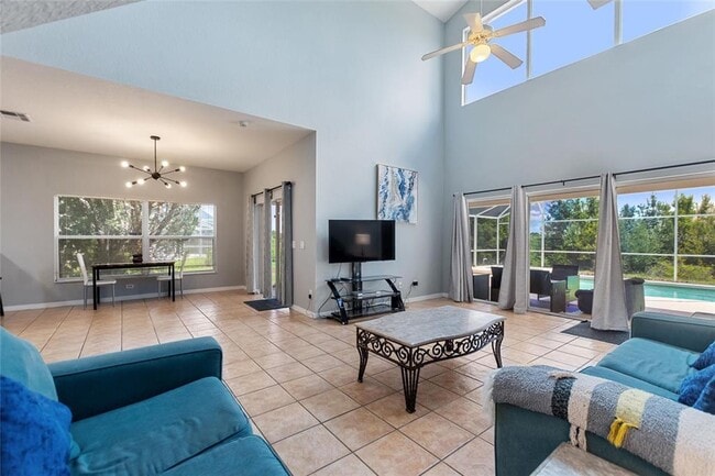 Building Photo - 546 Windsor Pl