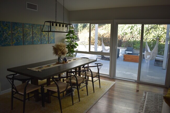 Building Photo - 6671 Jackson Dr