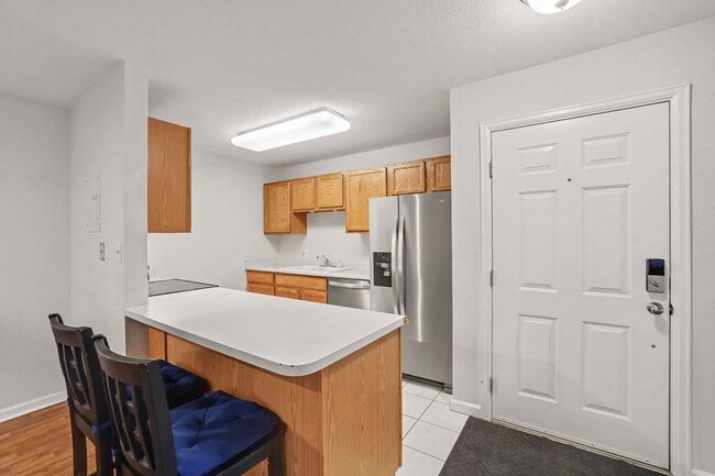 Building Photo - 13085 W Cedar Dr