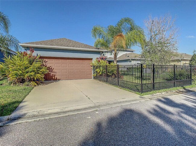 Building Photo - 14912 Caravan Ave