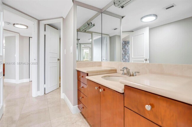 Building Photo - 2333 Brickell Ave