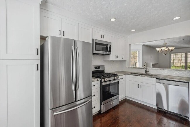 Building Photo - 401 Defoors Landing NW