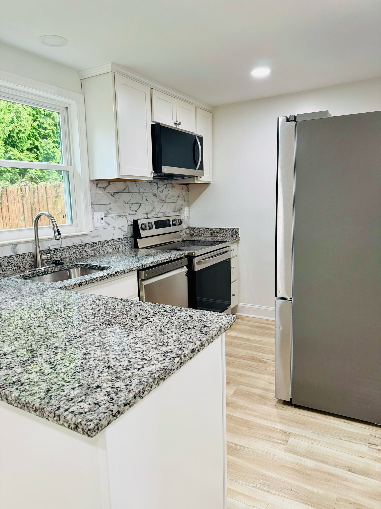 Kitchen - 12349 Boncrest Dr