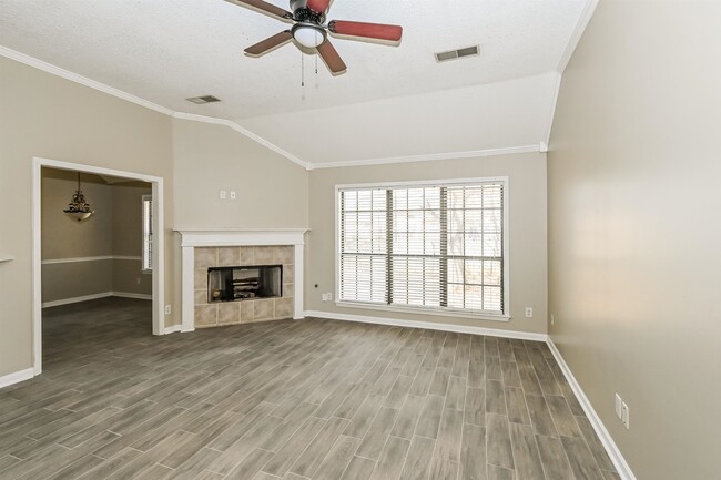 Building Photo - 7764 Shadow Glen Ln