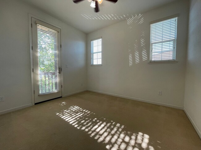 Building Photo - Two Story Home w/ Fridge Included, Attache...