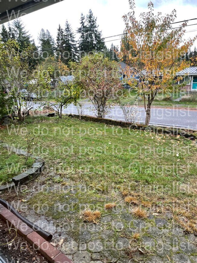 Building Photo - Olympic Hills 4bedroom / 1.5 bath home wit...