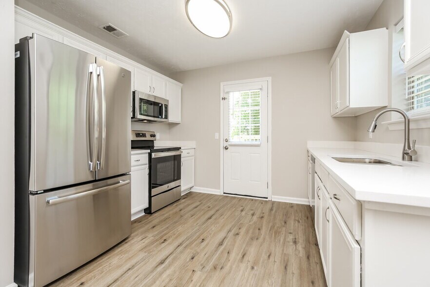 Building Photo - 722 Lou Gehrig Cir