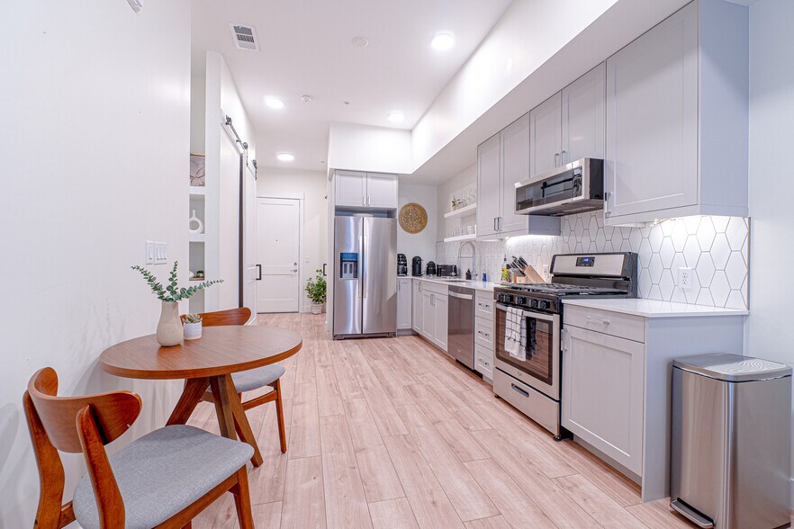 Building Photo - 2876 W 53rd Ave