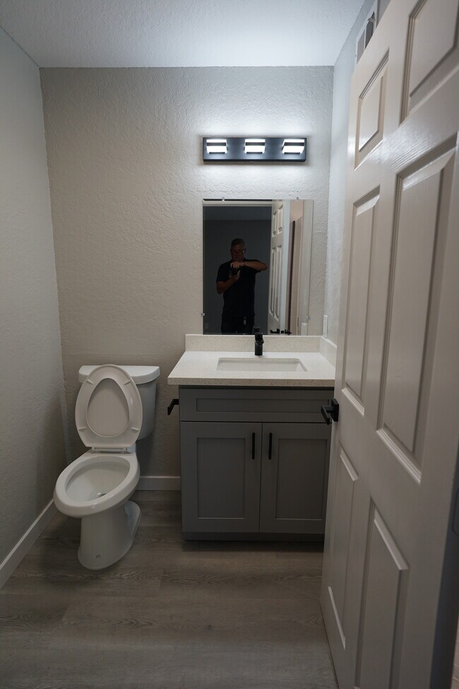 Building Photo - 8101 Larson Ave