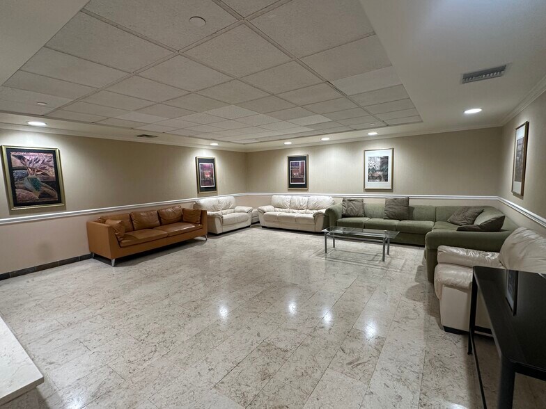 Large recreation room - 12222 Wilshire Blvd