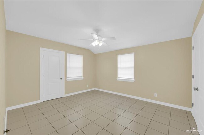 Building Photo - 19 S 9th St