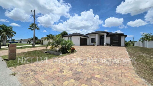 Building Photo - 220 NE 8th Pl