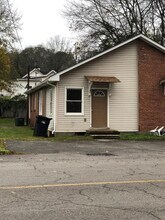 Building Photo - Davis Duplex-S Main St