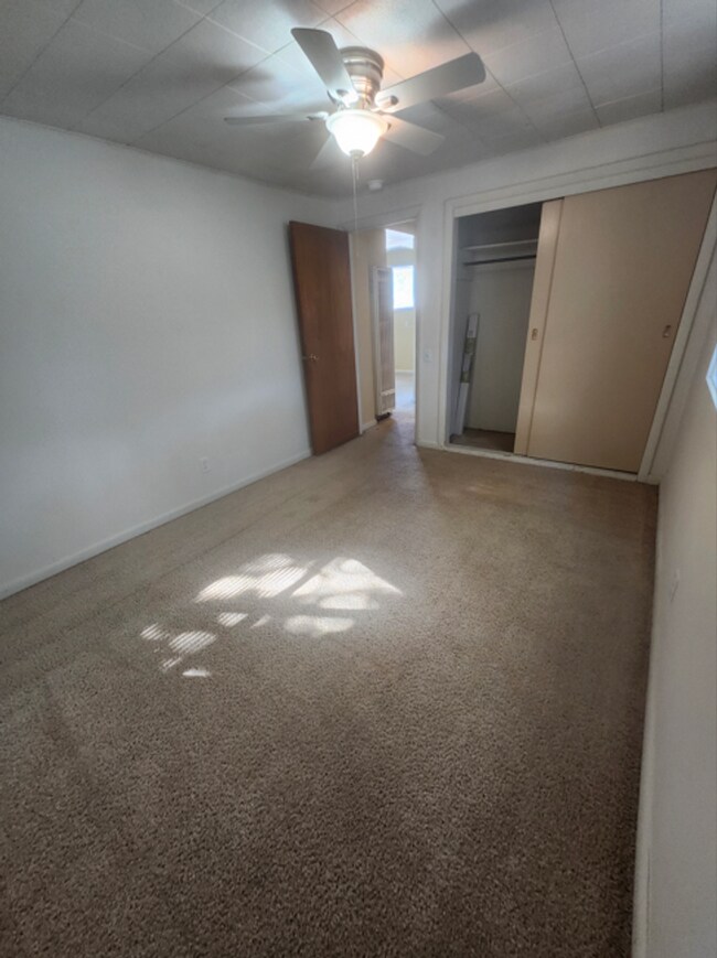 Building Photo - 820 Montana Ave