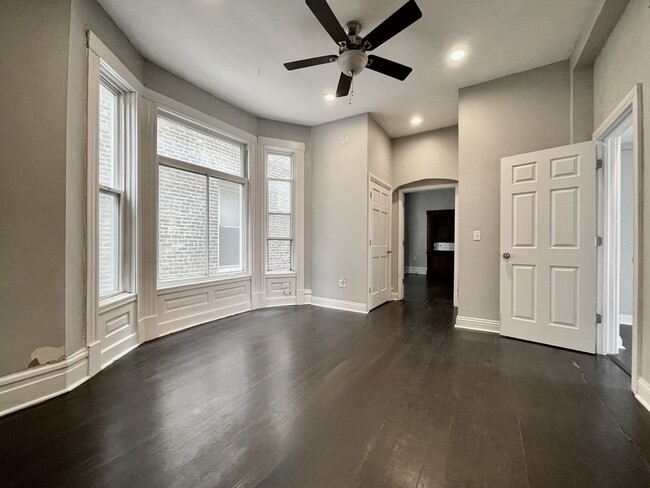 Building Photo - 2615 W Potomac Ave