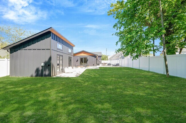 Building Photo - 415 Kaplan Ave