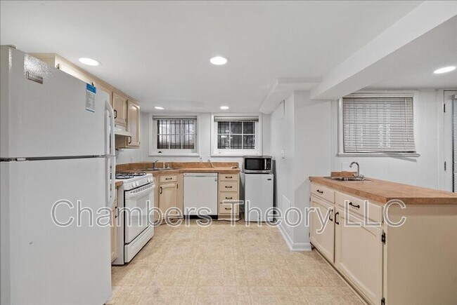 Building Photo - 2355 Ashmead Pl NW