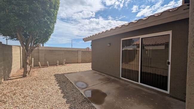 Building Photo - 2 Bedroom Home at The Springs Near E. Chandler Blvd. and S. Cooper Rd
