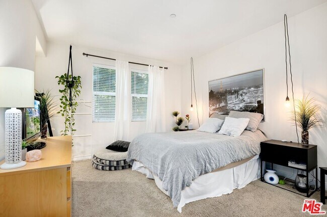 Building Photo - 7100 Playa Vista Dr