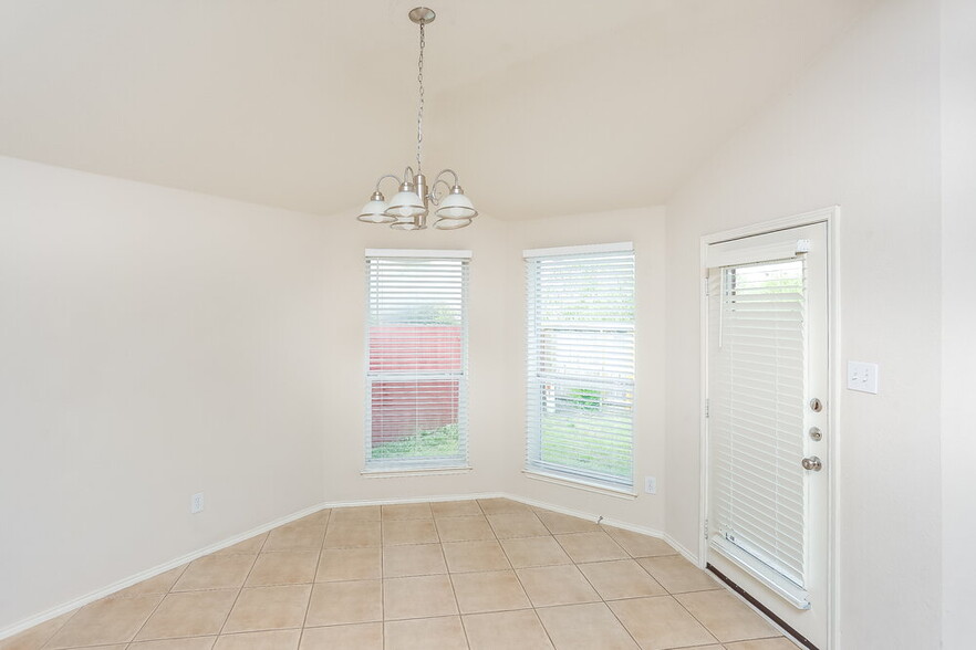 Building Photo - 10849 Braemoor Dr