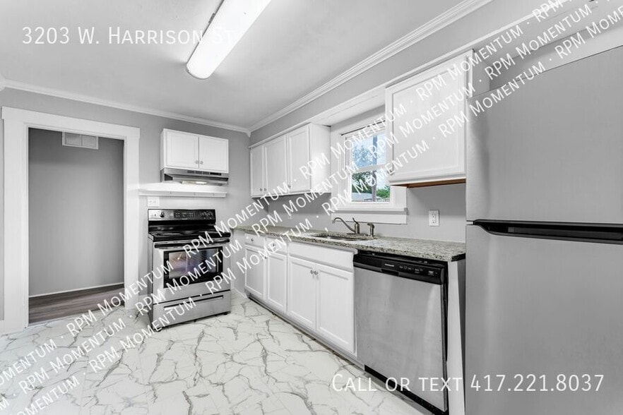 Building Photo - 3203 W Harrison St