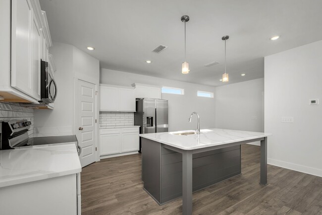 Building Photo - 2626 Unitas Dr