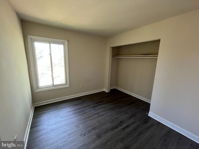 Building Photo - 105 Berry St