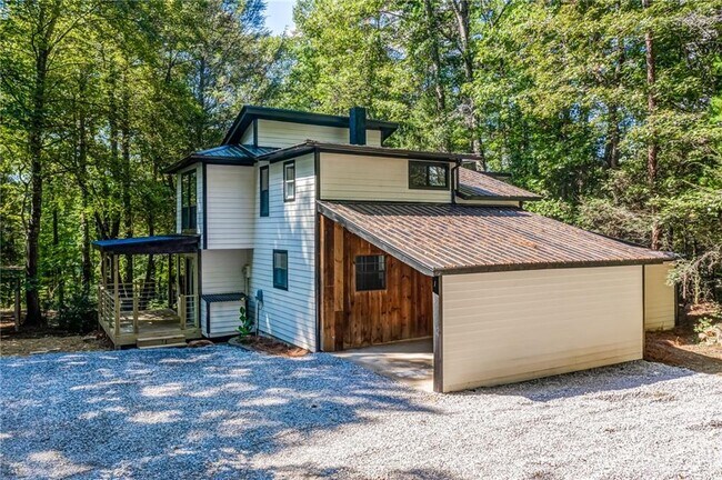 Building Photo - 5574 Hardscrabble Rd