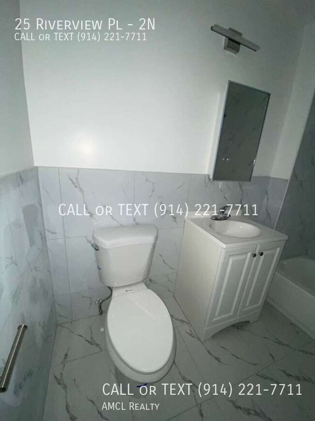 Building Photo - 25 Riverview Pl