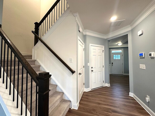 Building Photo - HARRISBURG TOWNHOME