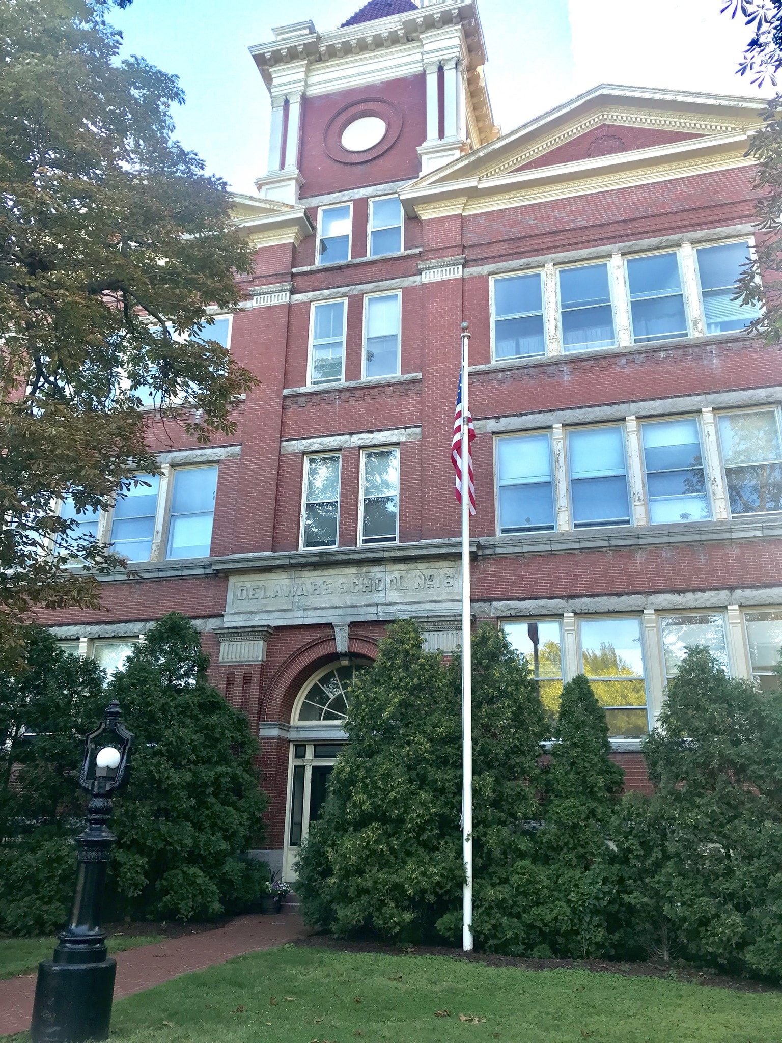 Building - 939 Delaware Ave