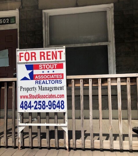 Building Photo - 1502 Centre Ave