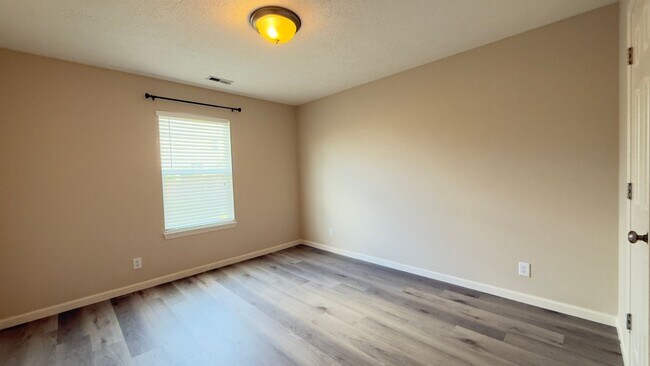 Building Photo - WEST LAFAYETTE...3 Bedroom 2 Bath plus office