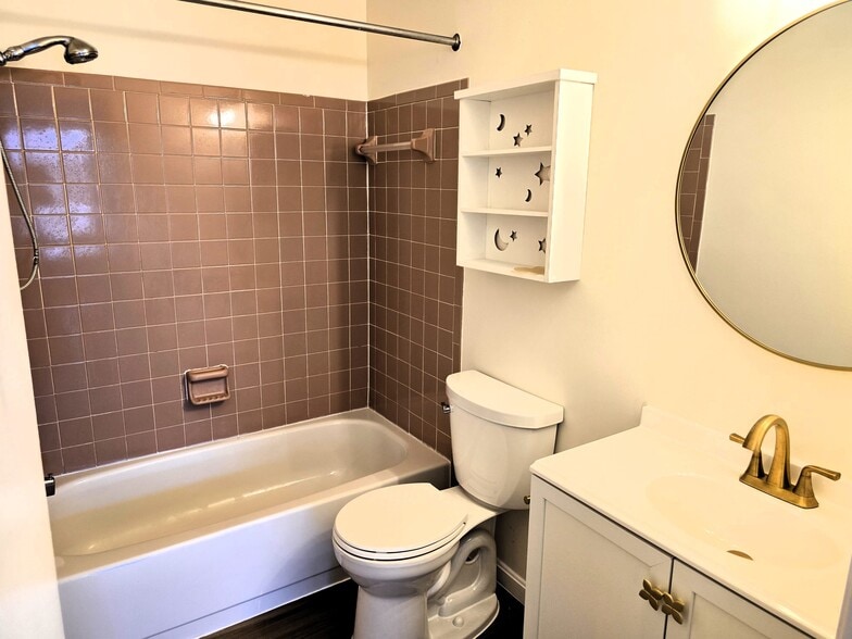 Building Photo - 2033 N Cameron St