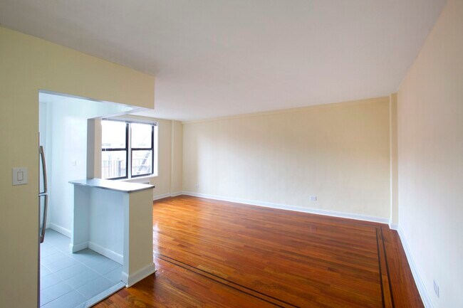 Building Photo - 2775 E 12th St