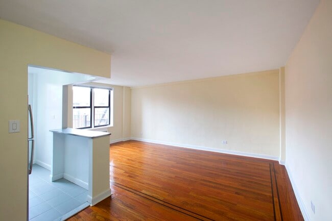 Building Photo - 410 Avenue X