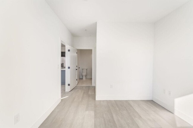 Building Photo - 43-45-45 W 32nd St