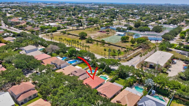 Building Photo - 1050 Delray Lakes Dr