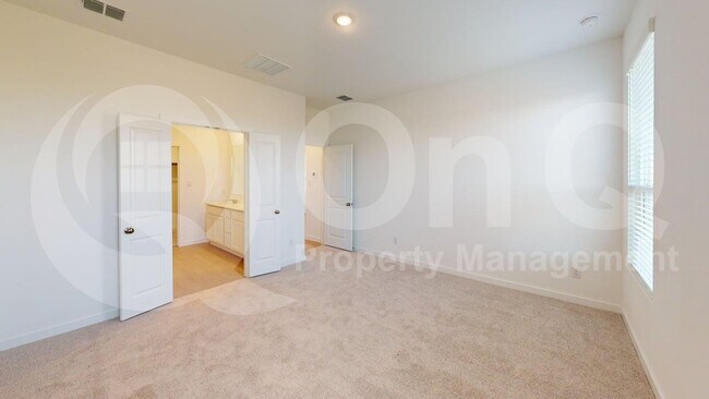 Building Photo - 454 Ridge Dr