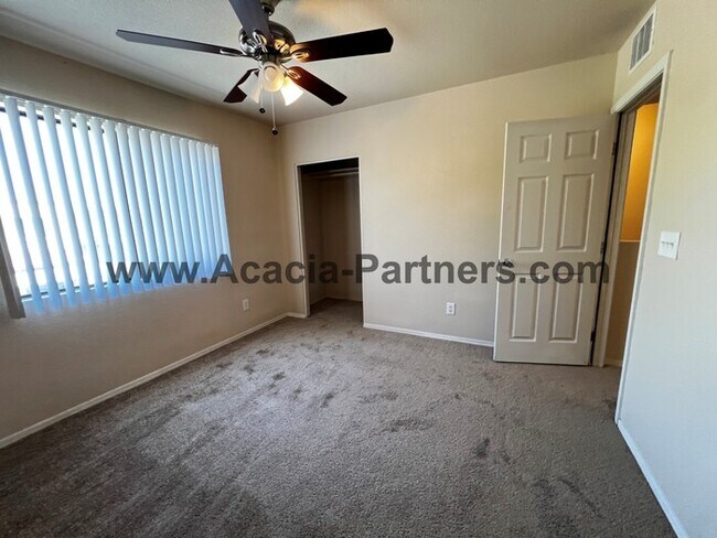Building Photo - **Gated!!**Two Bedroom Townhome