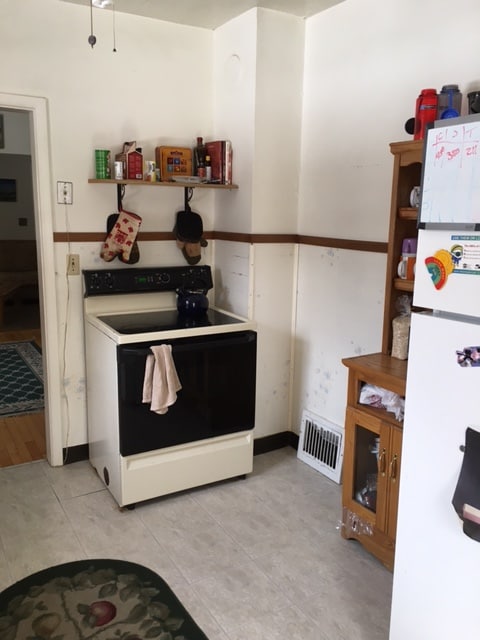 Building Photo - 425 Summit St