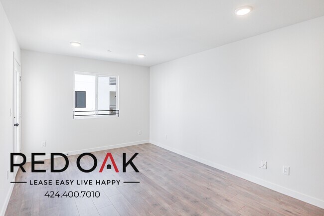 Building Photo - BRAND NEW Spacious Three Bedroom With NEW ...