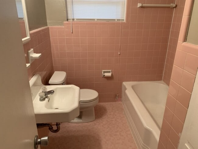 Building Photo - 630 Stiles Ave