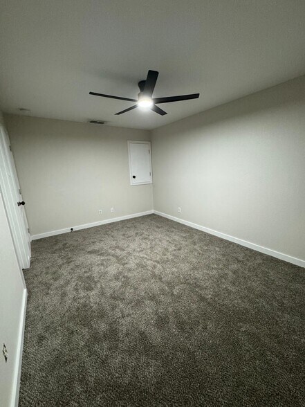 Building Photo - 721 Sonesta Dr