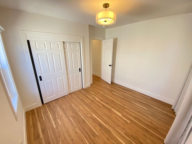 Building Photo - Advent - Large & Bright Two Bedroom Home L...