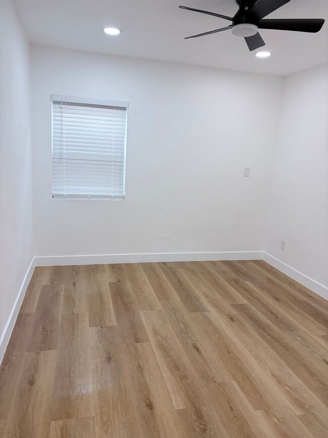 Building Photo - 105 W 83rd St