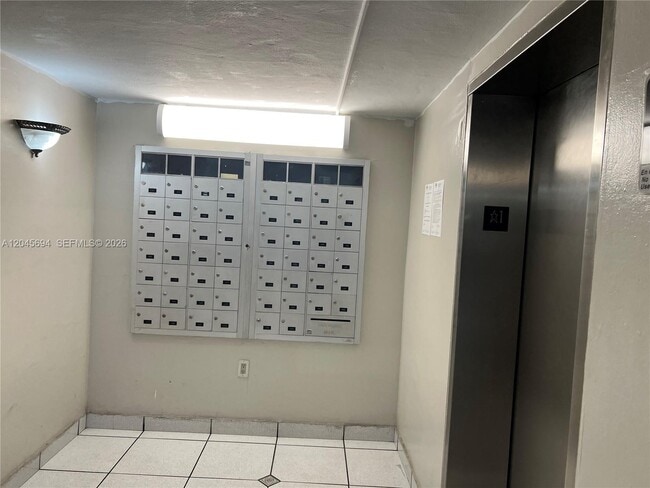 Building Photo - 17600 N Bay Rd