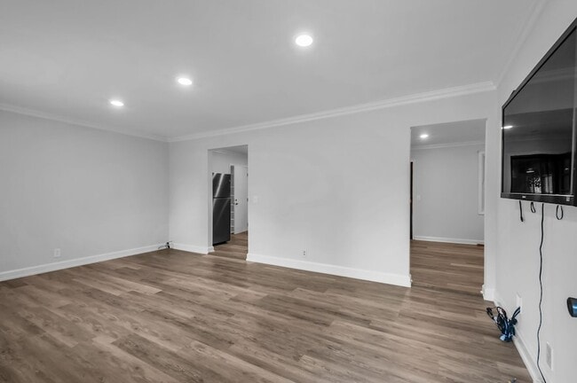 Building Photo - 7453 Harrow Dr