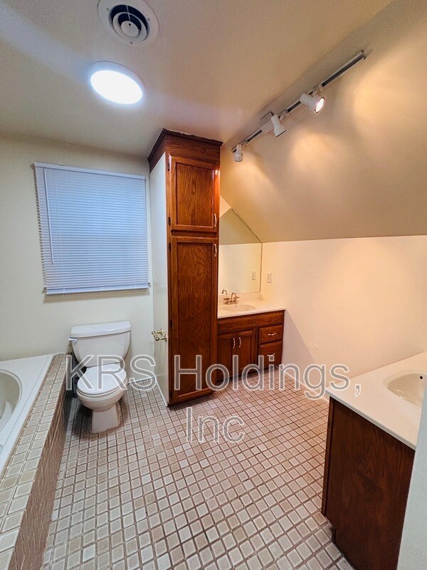 Building Photo - 12703 Mill Forest Ct